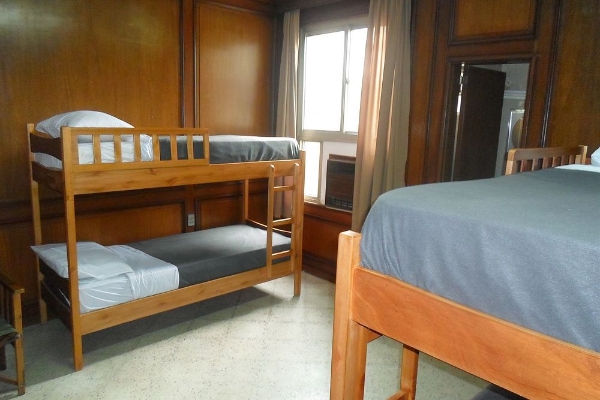 Hotel Covadonga (Nanawa)